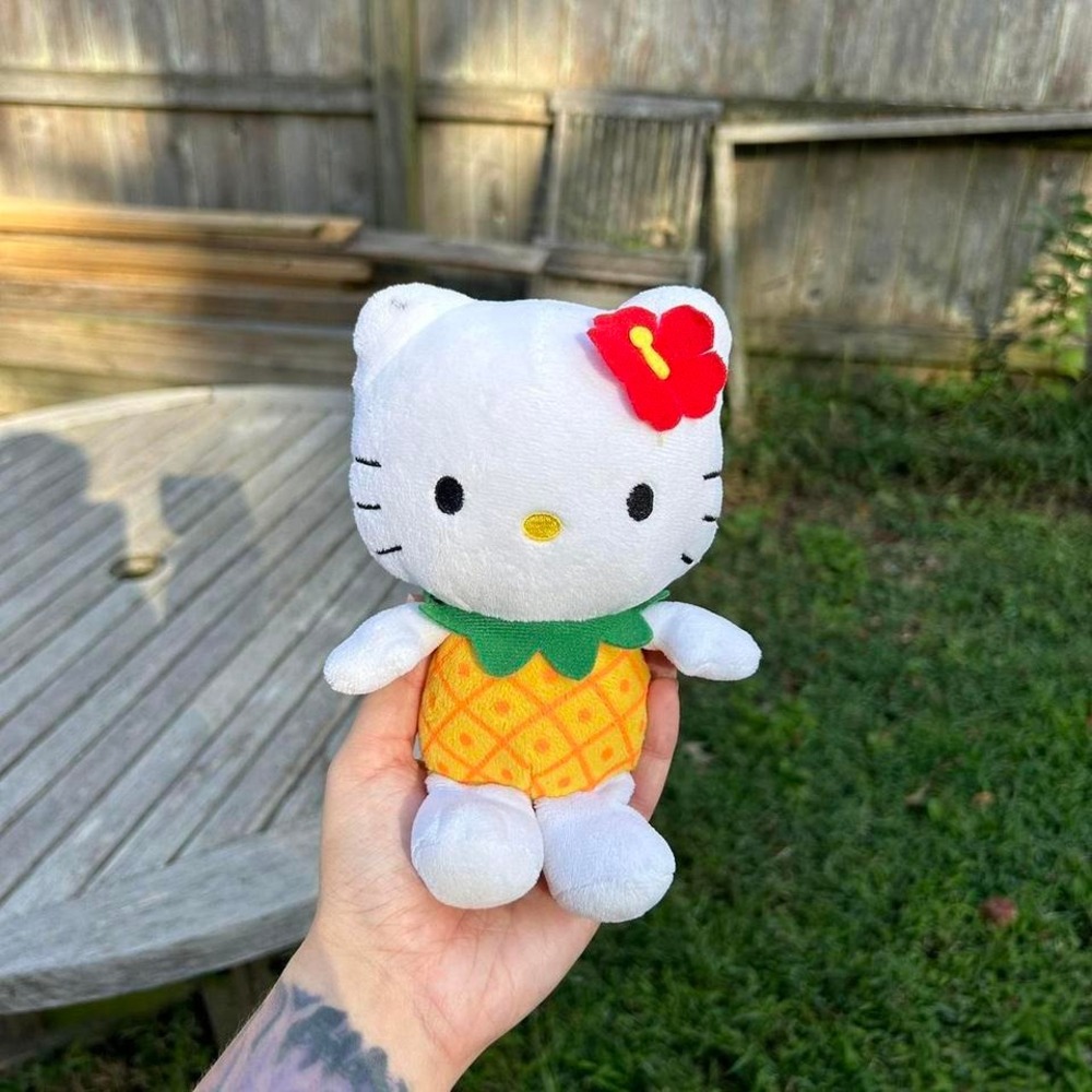 Hello Kitty® Plush‎ 6" - Pineapple Hawaii